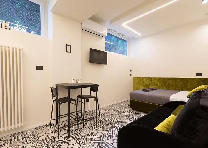 PAY60 -Crescenzago- Luxury Yellow House